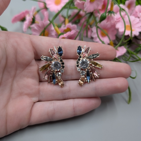 Bright And Fun Art Deco Style Vintage Crystal Stud Earrings - Picture 3 of 4